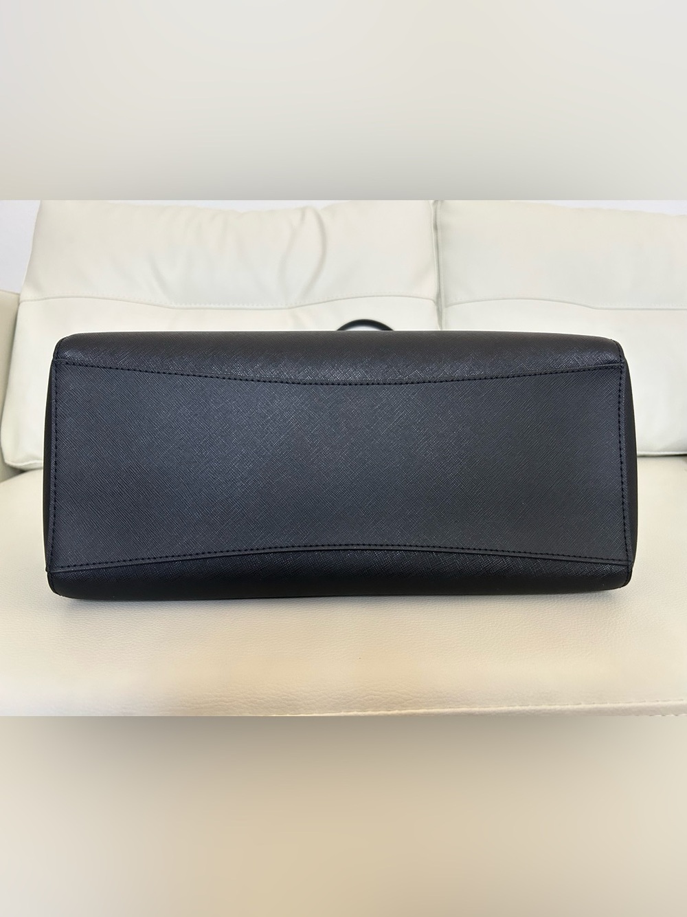 Michael Kors Black Saffiano Leather Tote with Laptop Compartment - Picture 8 of 13